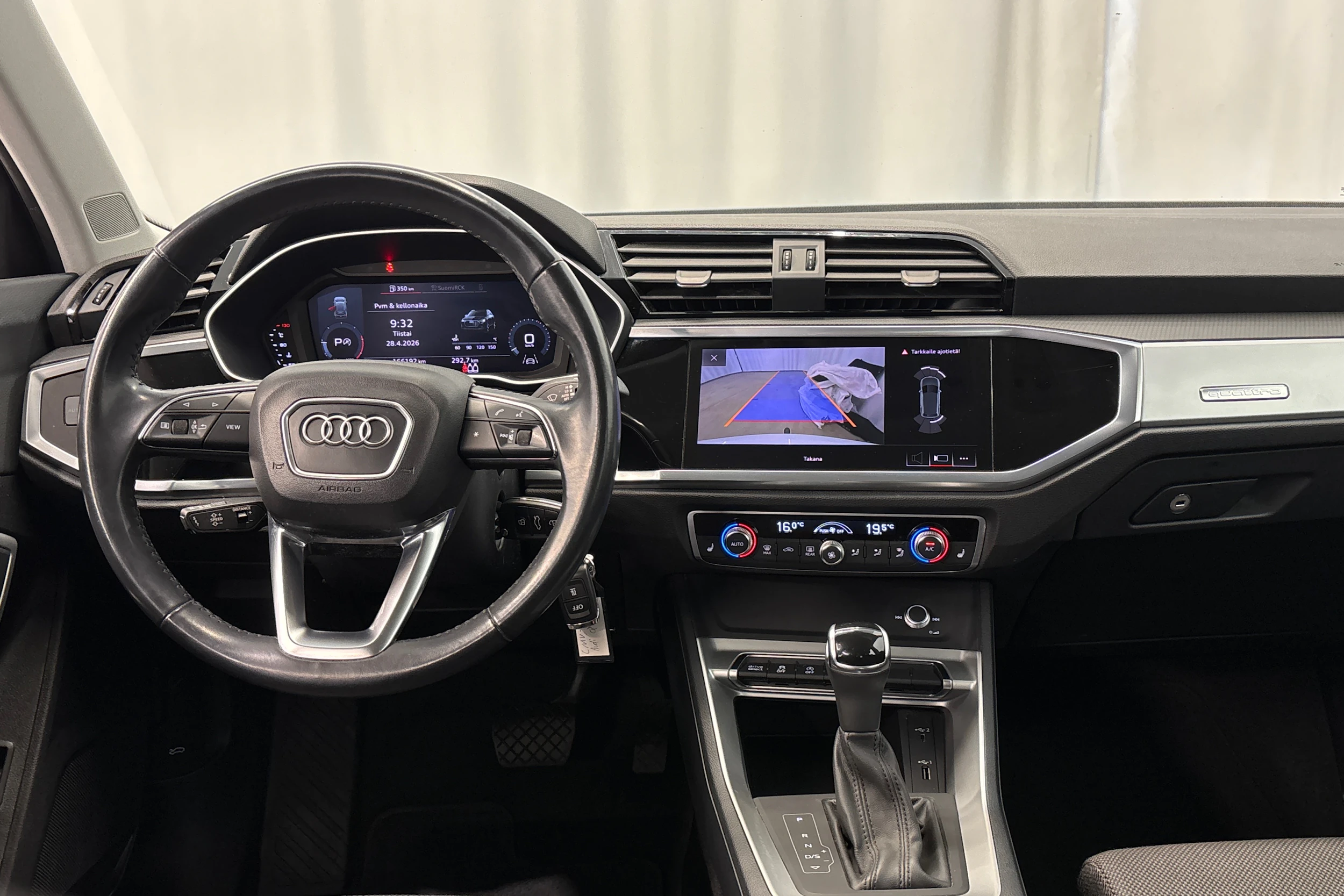 valkoinen Audi Q3 2019 kuva 16.