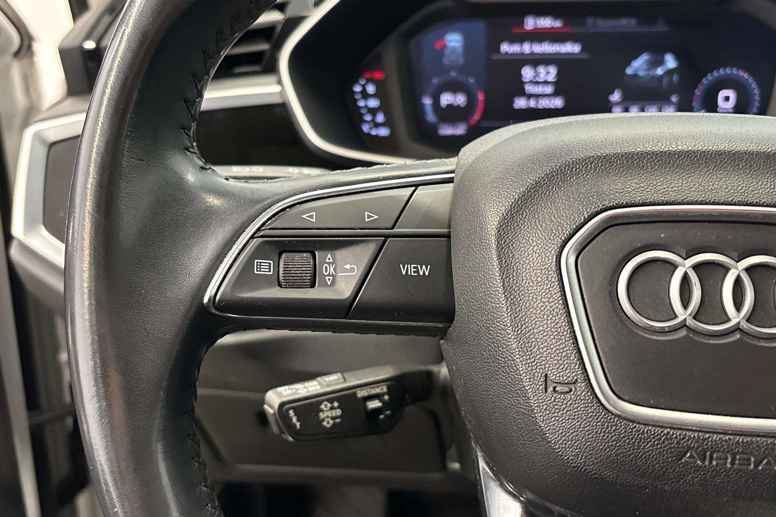 valkoinen Audi Q3 2019 kuva 18.