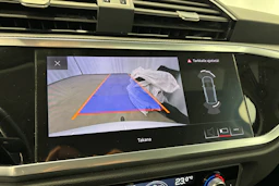 valkoinen Audi Q3 2019 kuva 23.