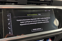 valkoinen Audi Q3 2019 kuva 26.