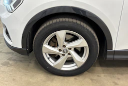 valkoinen Audi Q3 2019 kuva 37.