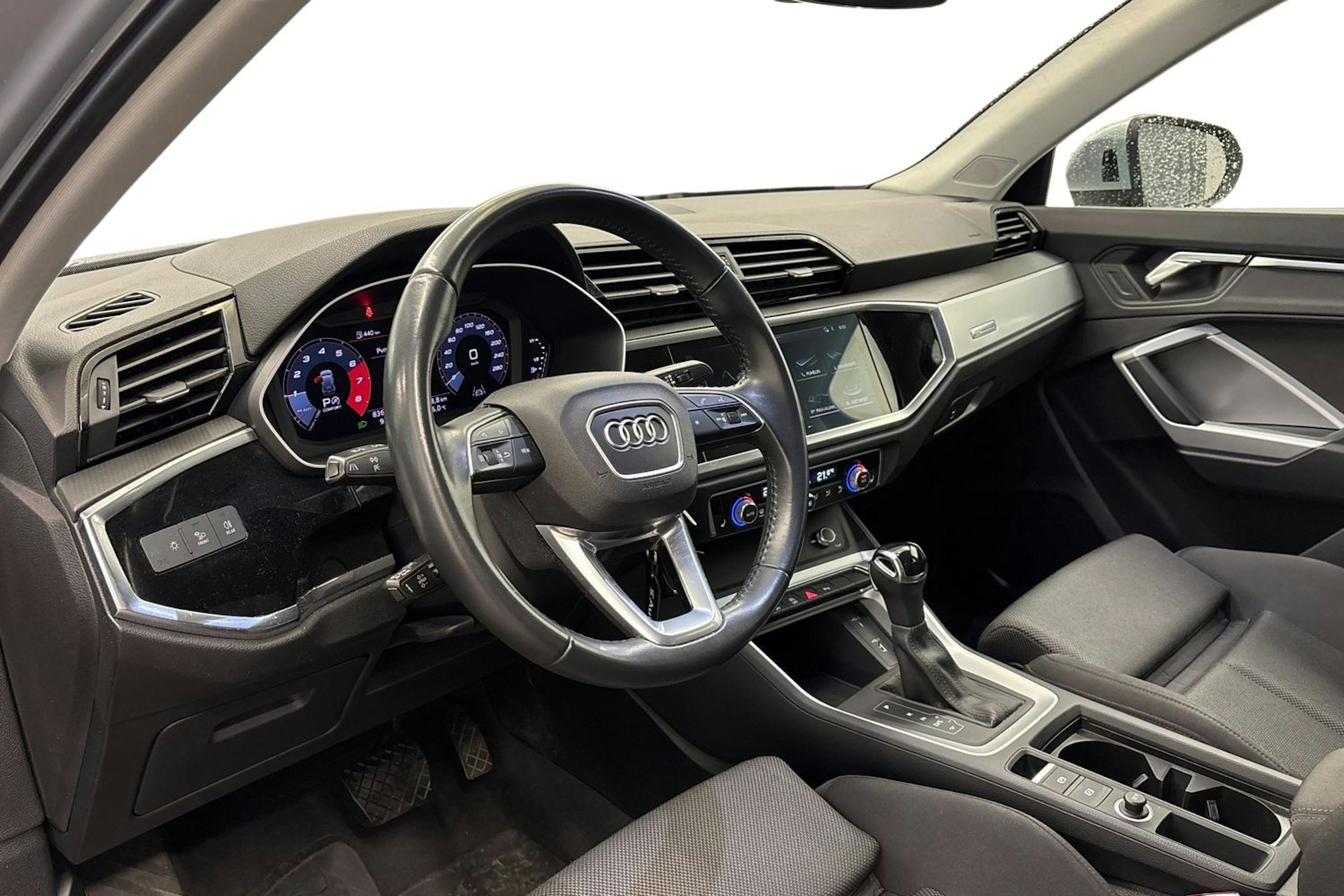 met. hopea Audi Q3 2019 kuva 3.