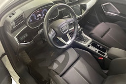 Valkoinen Audi Q3 2019 kuva 3.