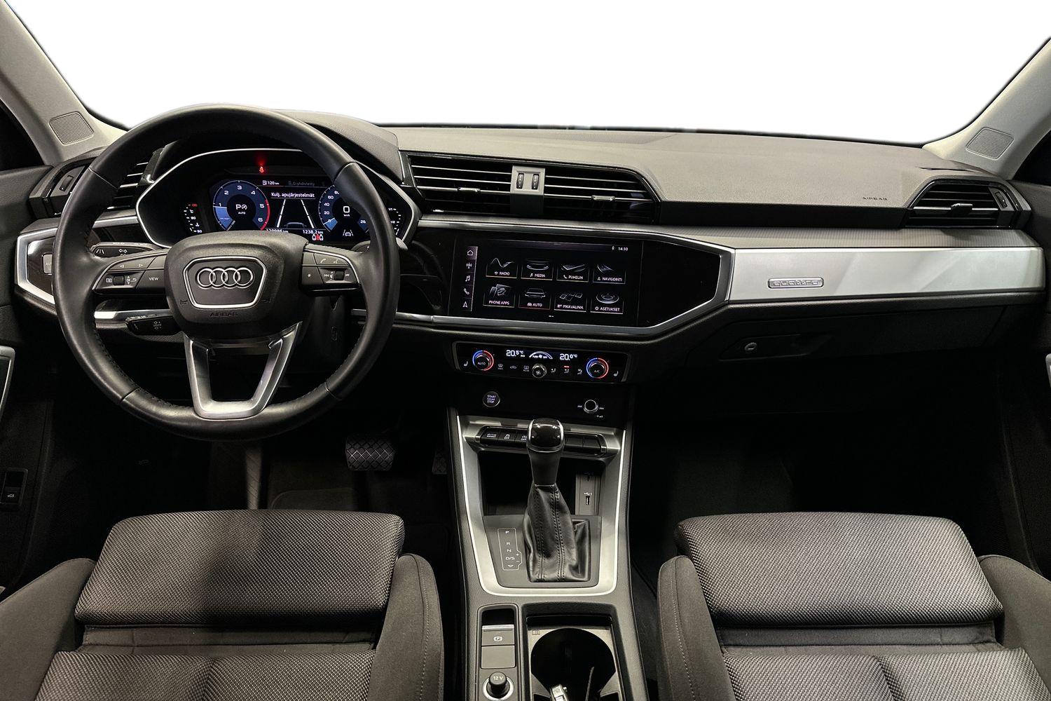 Audi Q3 2019, photo 7/28