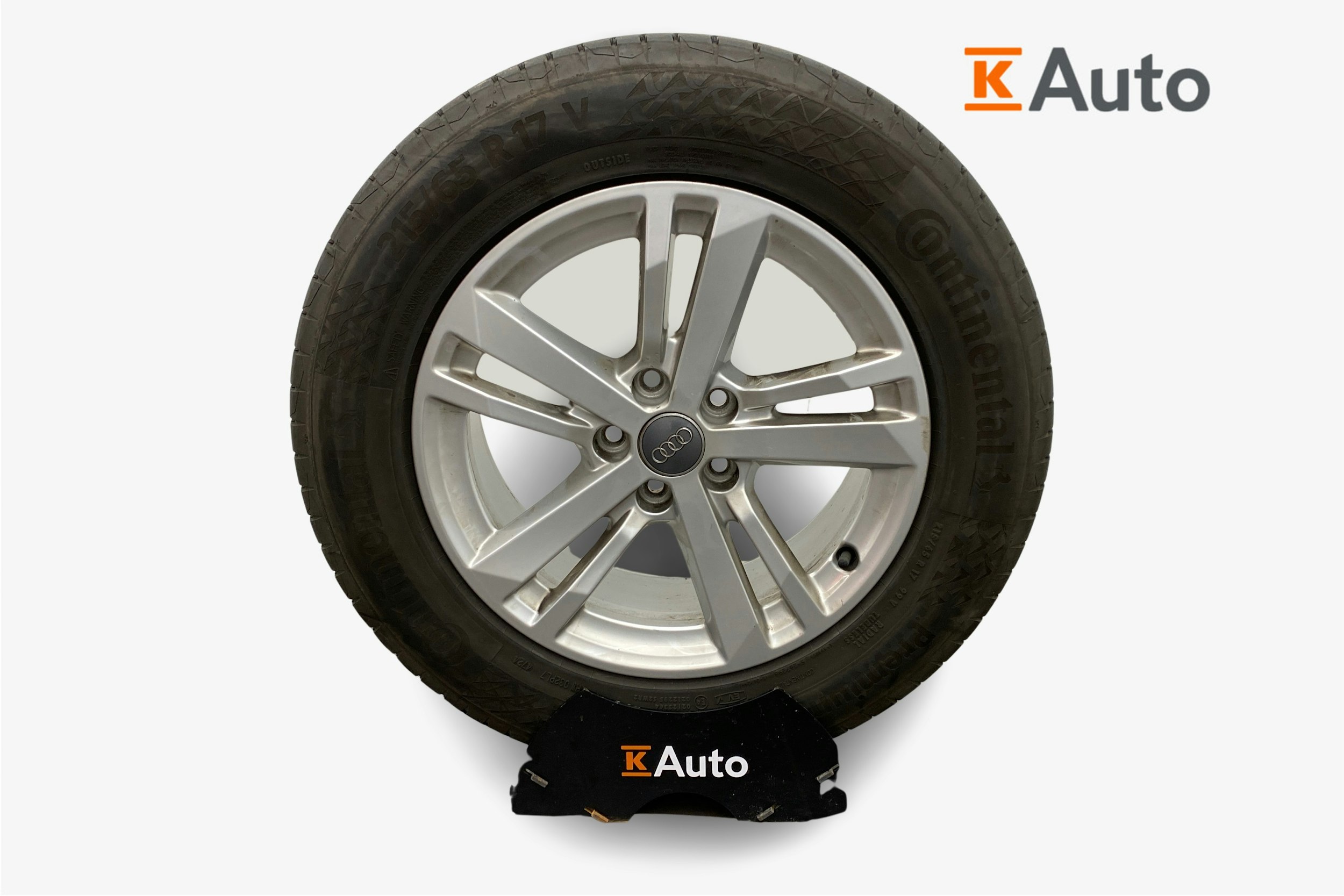 Valkoinen Audi Q3 2019 kuva 11.