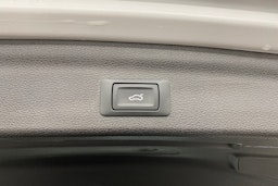 Valkoinen Audi Q3 2019 kuva 14.