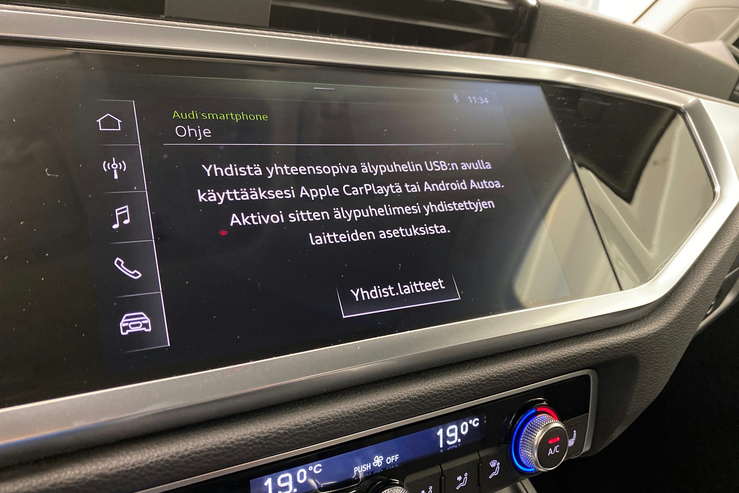 Valkoinen Audi Q3 2019 kuva 17.