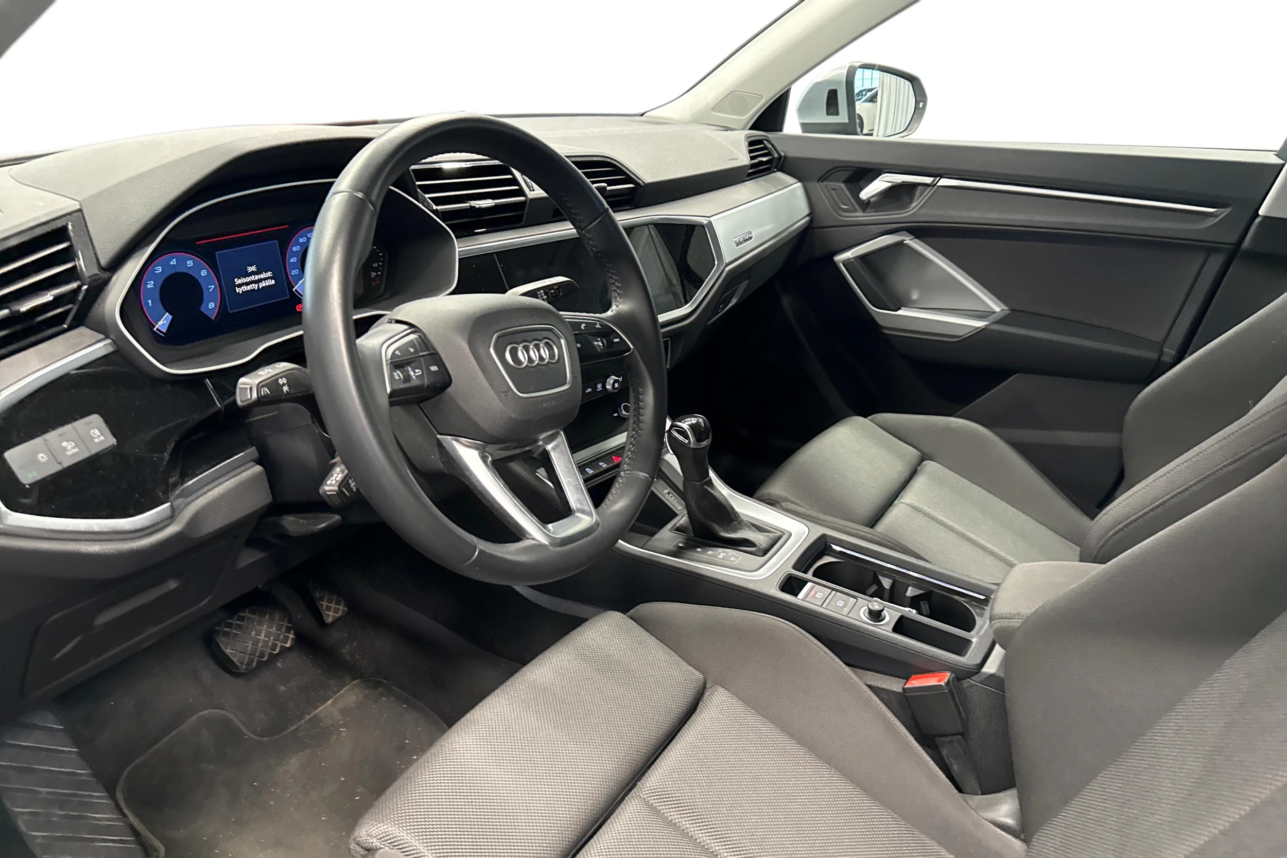 hopea Audi Q3 2019 kuva 3.