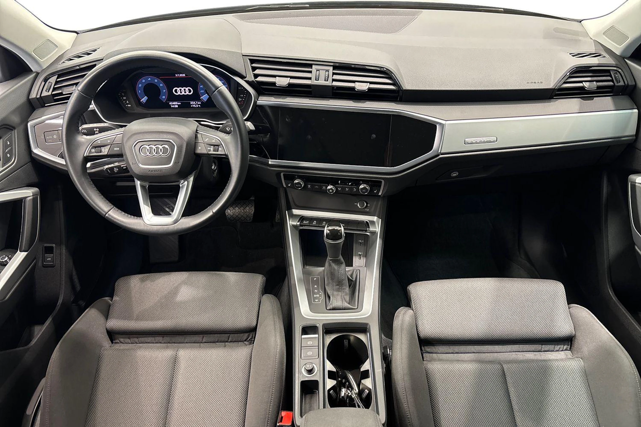 hopea Audi Q3 2019 kuva 7.