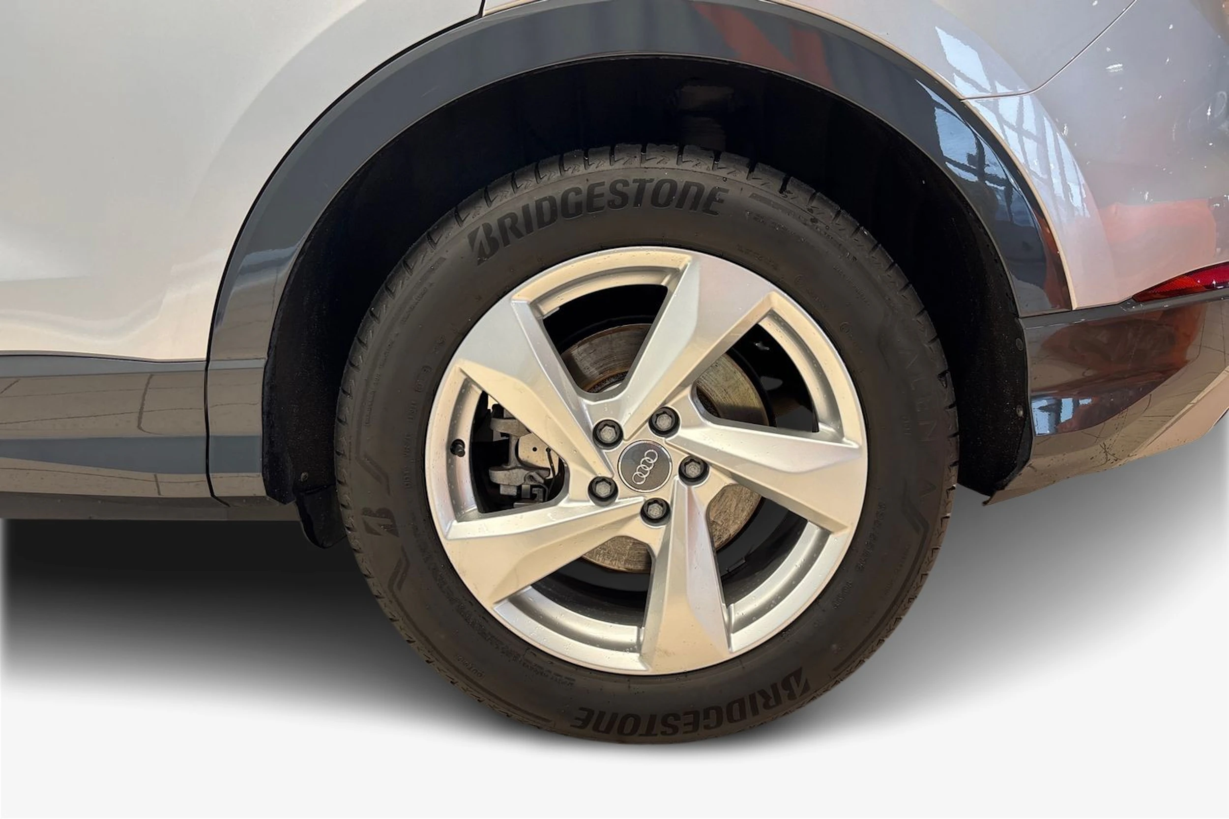 hopea Audi Q3 2019 kuva 9.