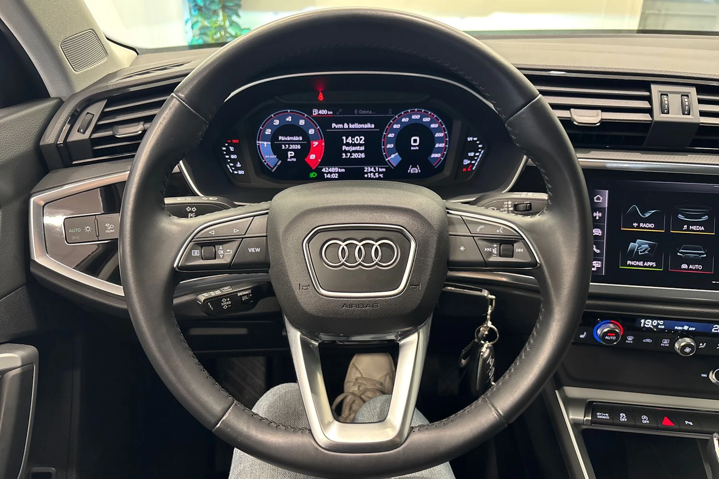hopea Audi Q3 2019 kuva 17.