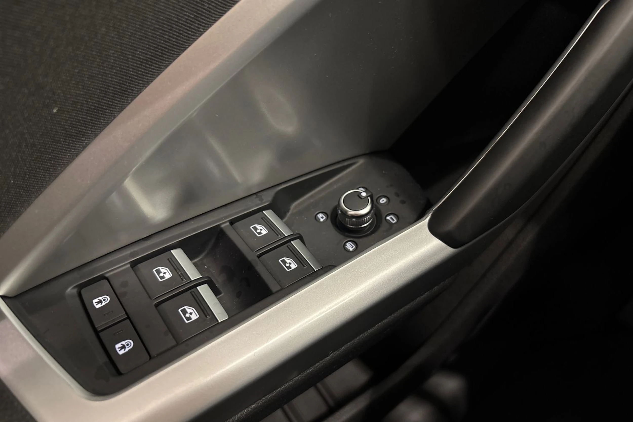 hopea Audi Q3 2019 kuva 19.