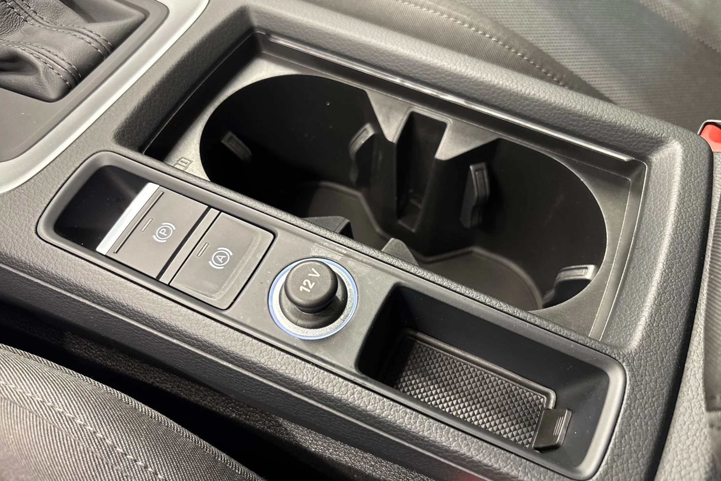 hopea Audi Q3 2019 kuva 25.