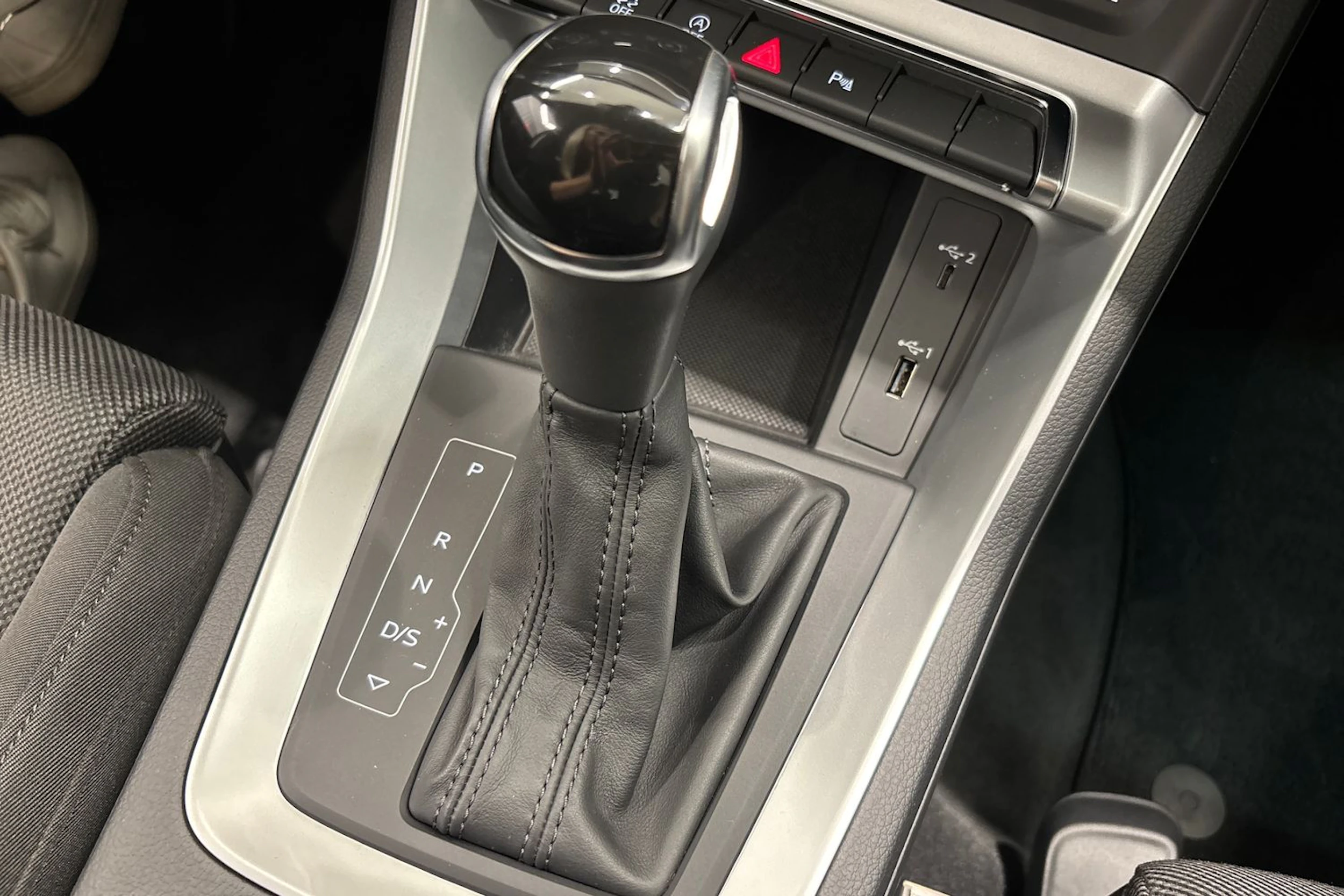 hopea Audi Q3 2019 kuva 26.
