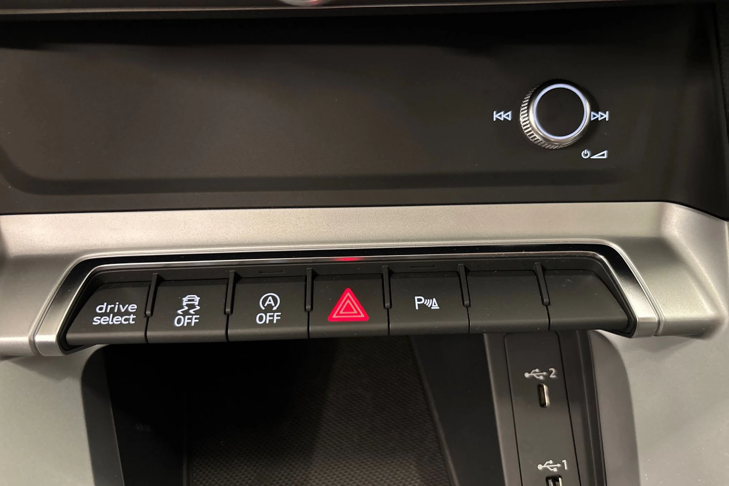 hopea Audi Q3 2019 kuva 27.