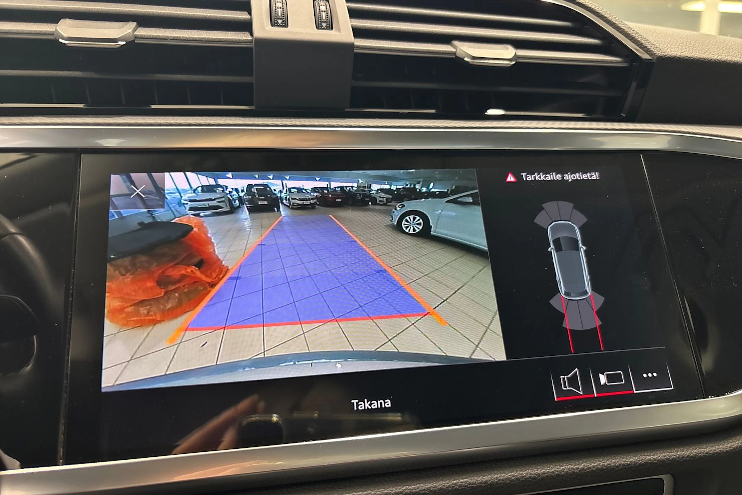 hopea Audi Q3 2019 kuva 32.