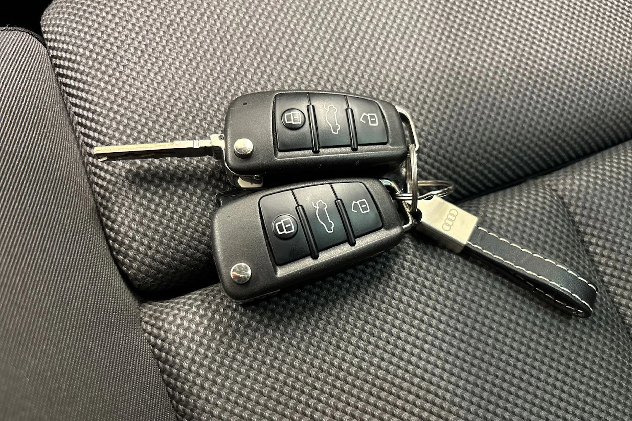hopea Audi Q3 2019 kuva 33.