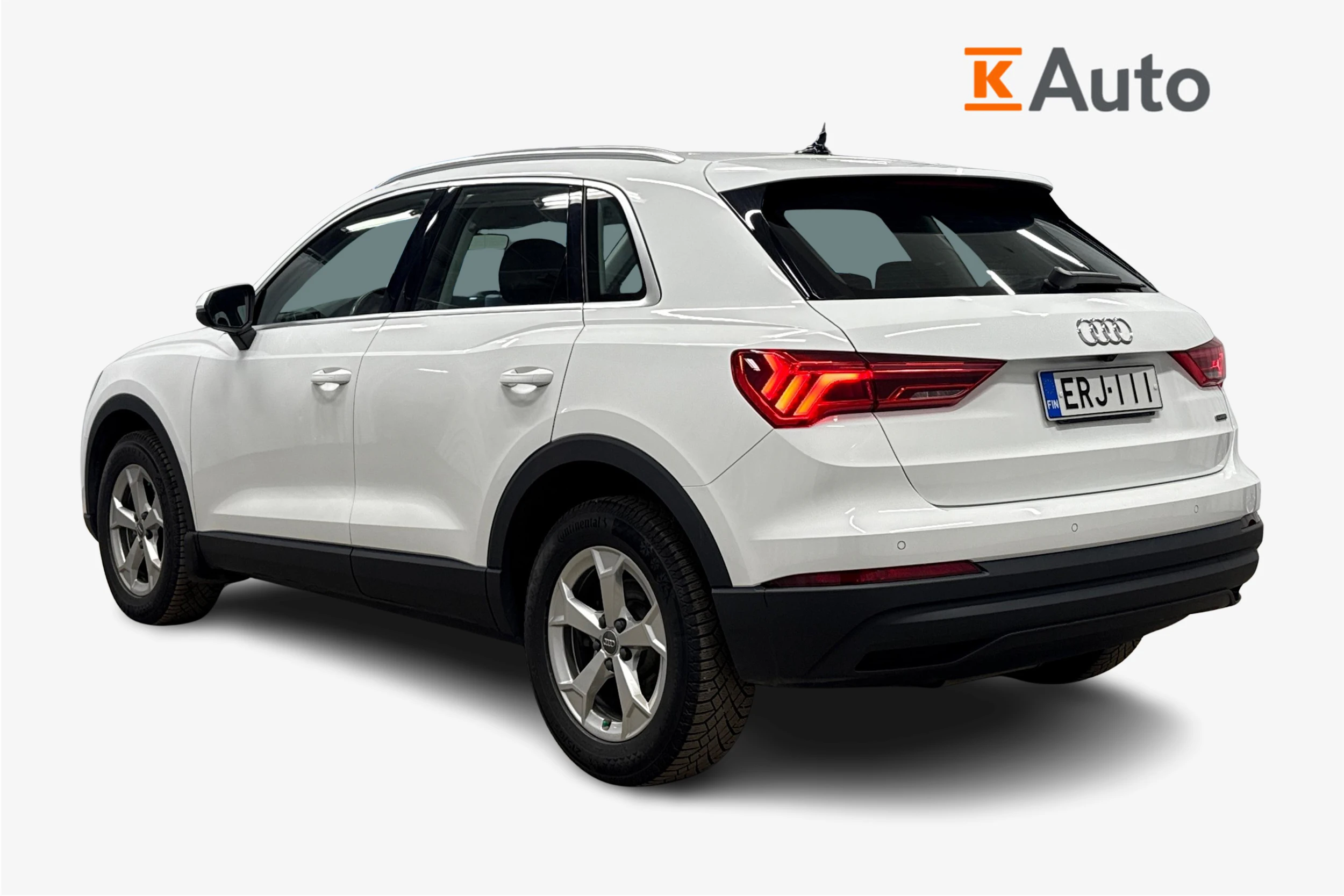 valkoinen Audi Q3 2019 kuva 2.
