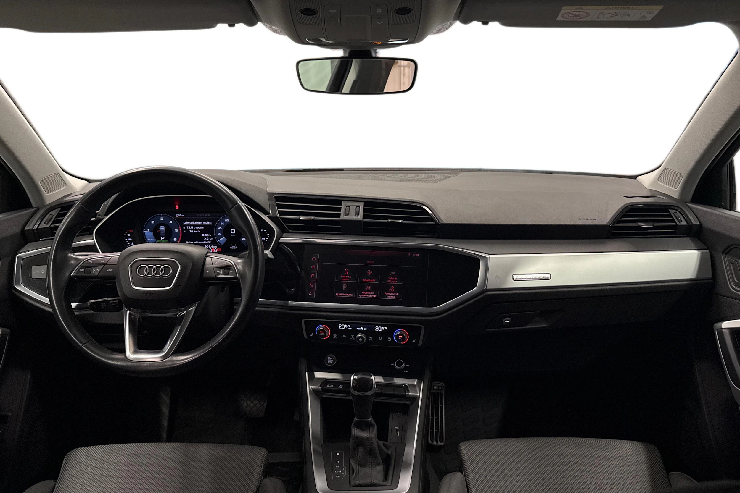 valkoinen Audi Q3 2019 kuva 7.