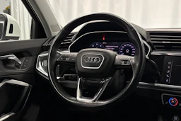 valkoinen Audi Q3 2019 kuva 11.