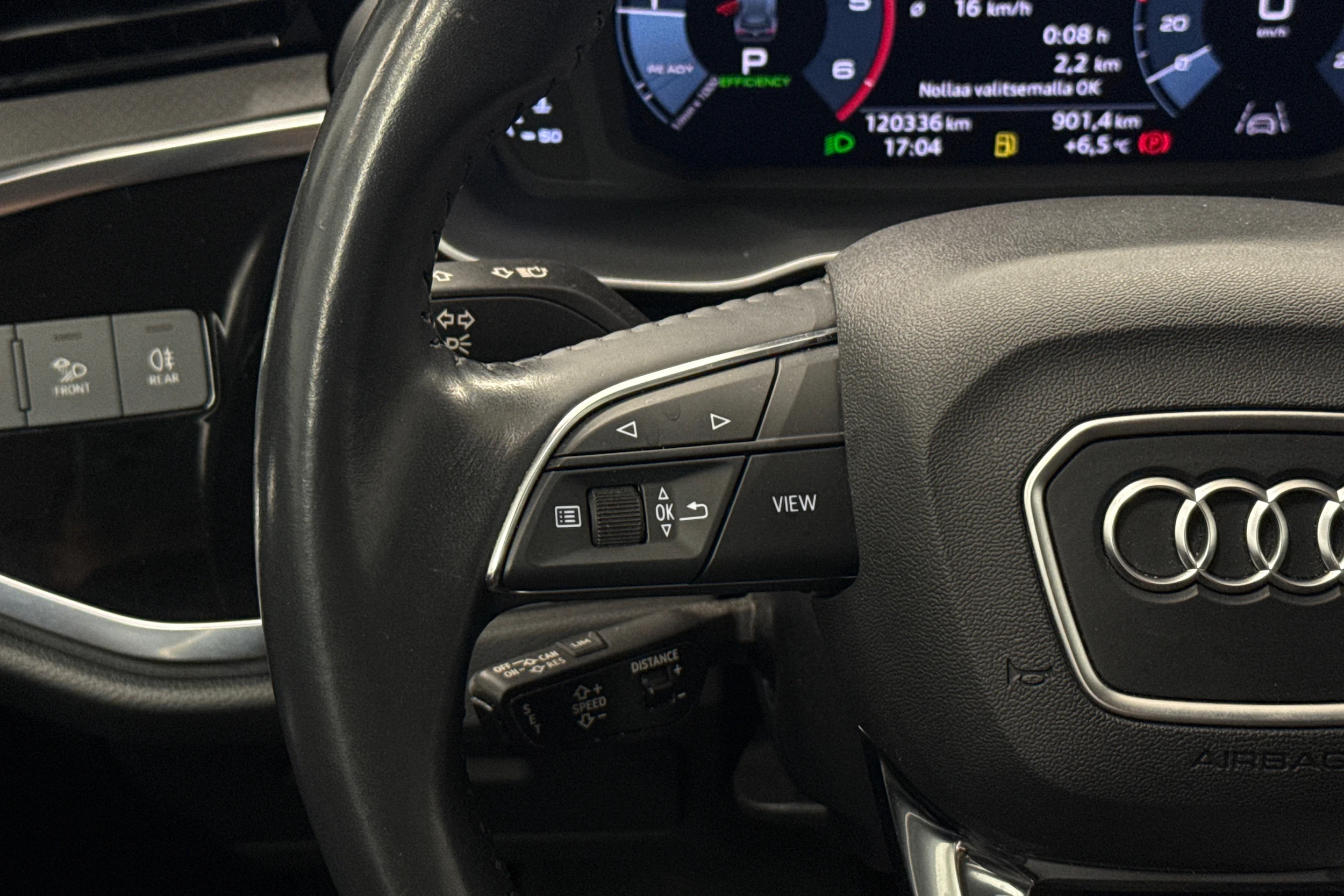 valkoinen Audi Q3 2019 kuva 12.