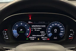 valkoinen Audi Q3 2019 kuva 14.