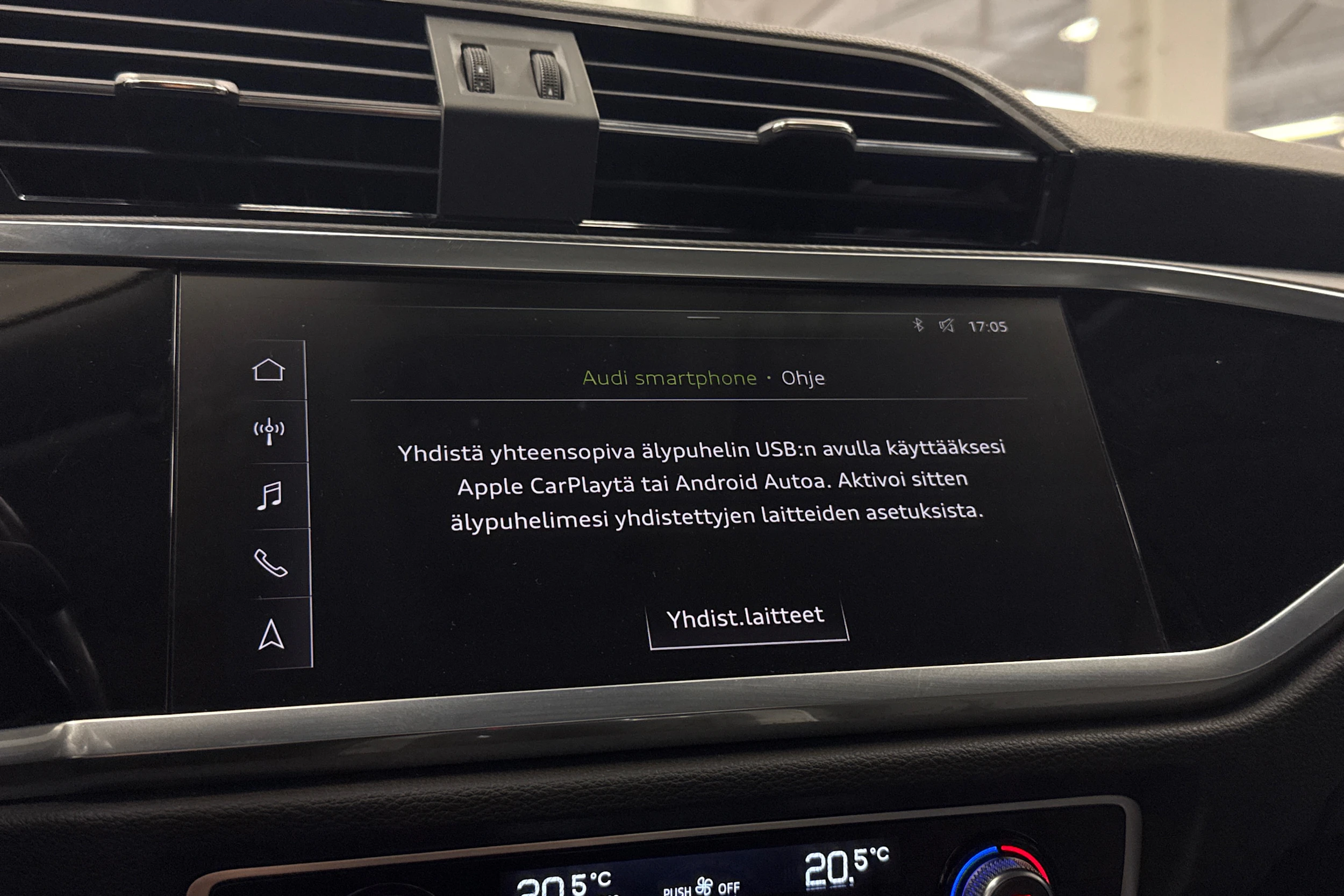 valkoinen Audi Q3 2019 kuva 15.
