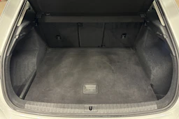 valkoinen Audi Q3 2019 kuva 23.