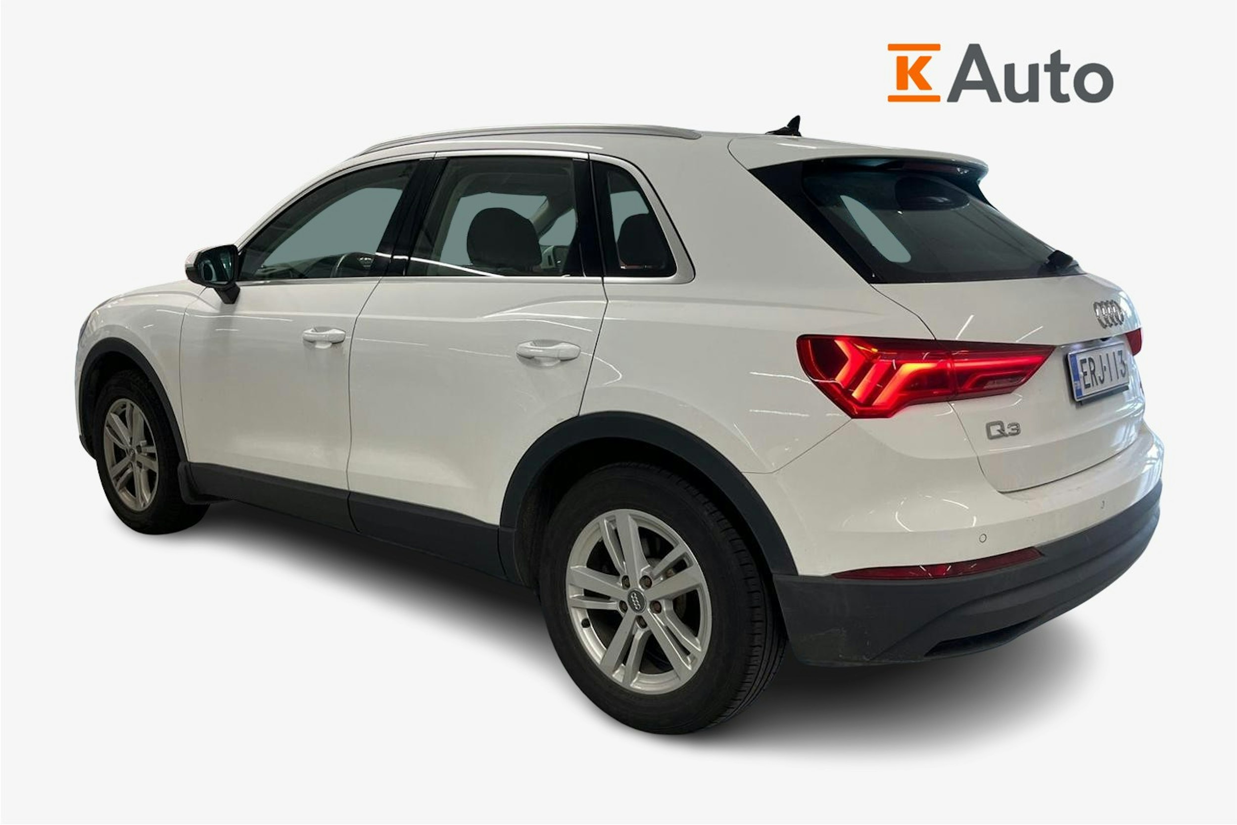 valkoinen Audi Q3 2019 kuva 2.