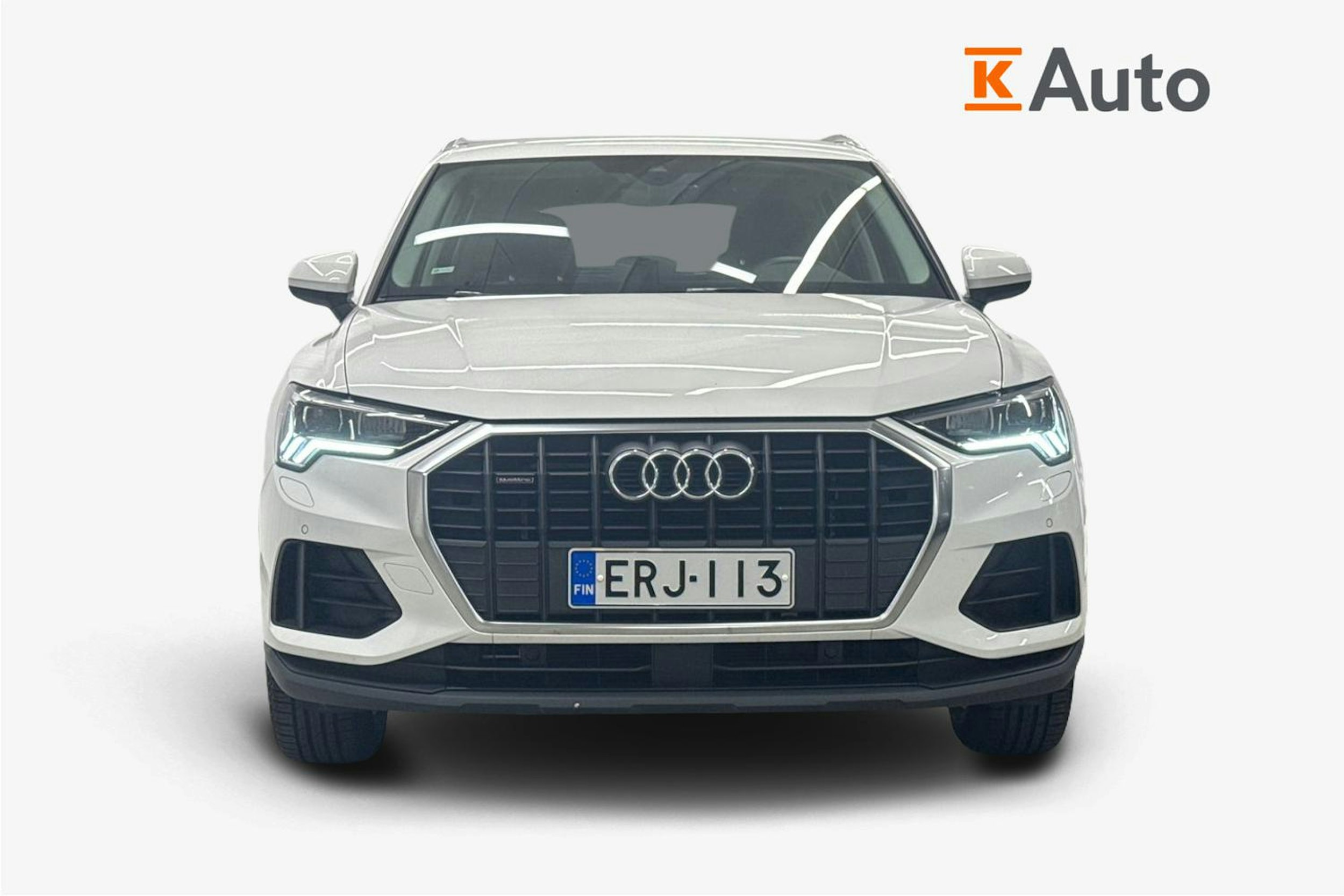 valkoinen Audi Q3 2019 kuva 4.