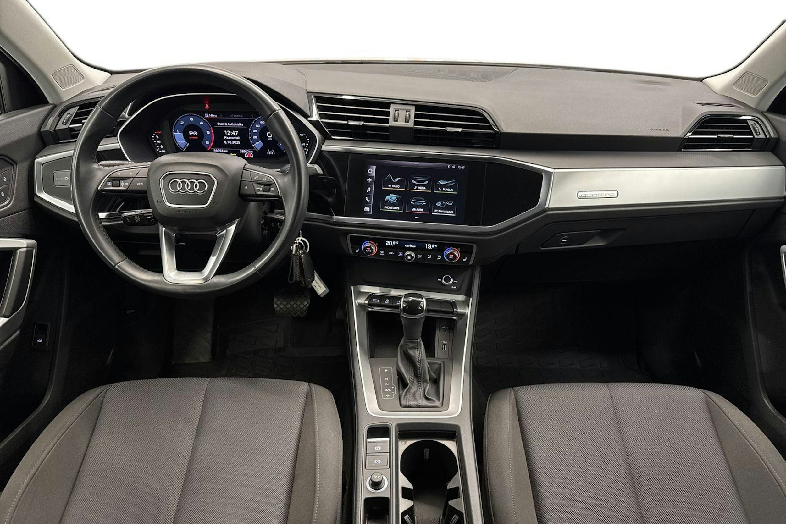 valkoinen Audi Q3 2019 kuva 7.