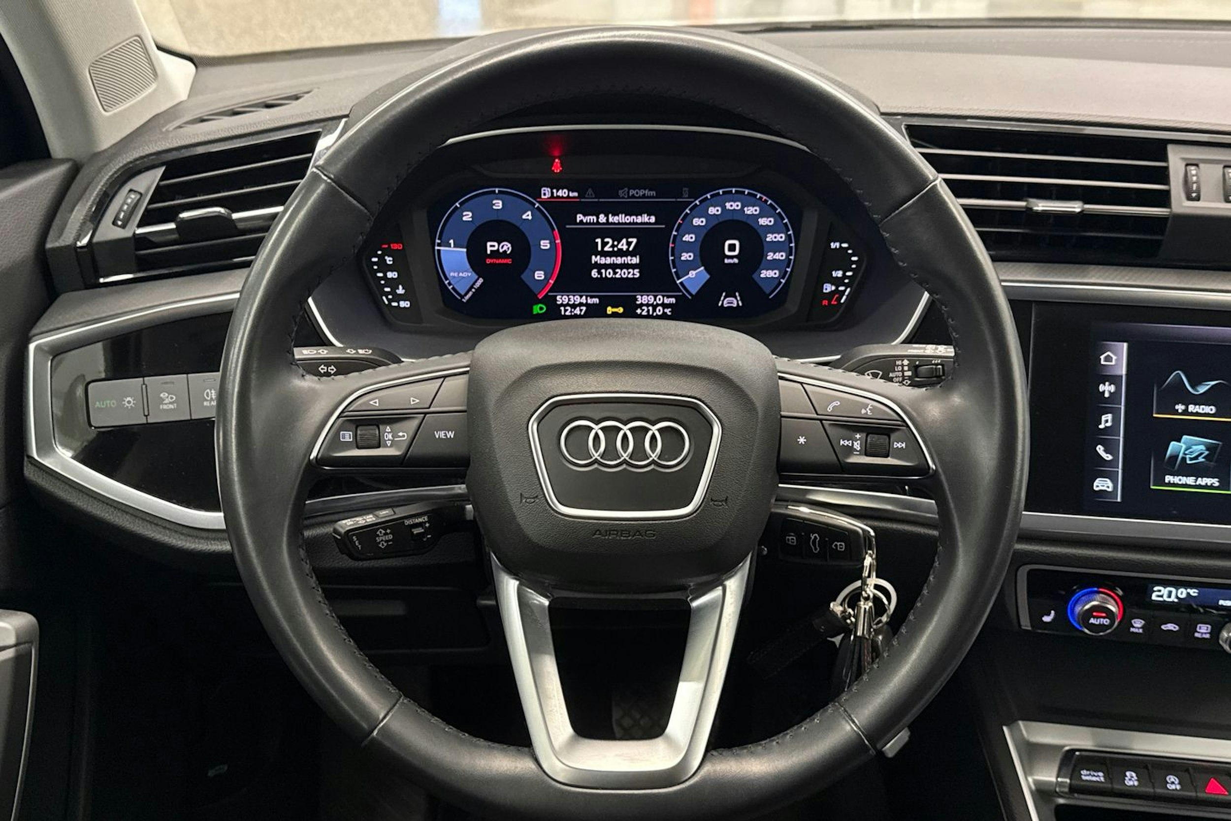 valkoinen Audi Q3 2019 kuva 11.