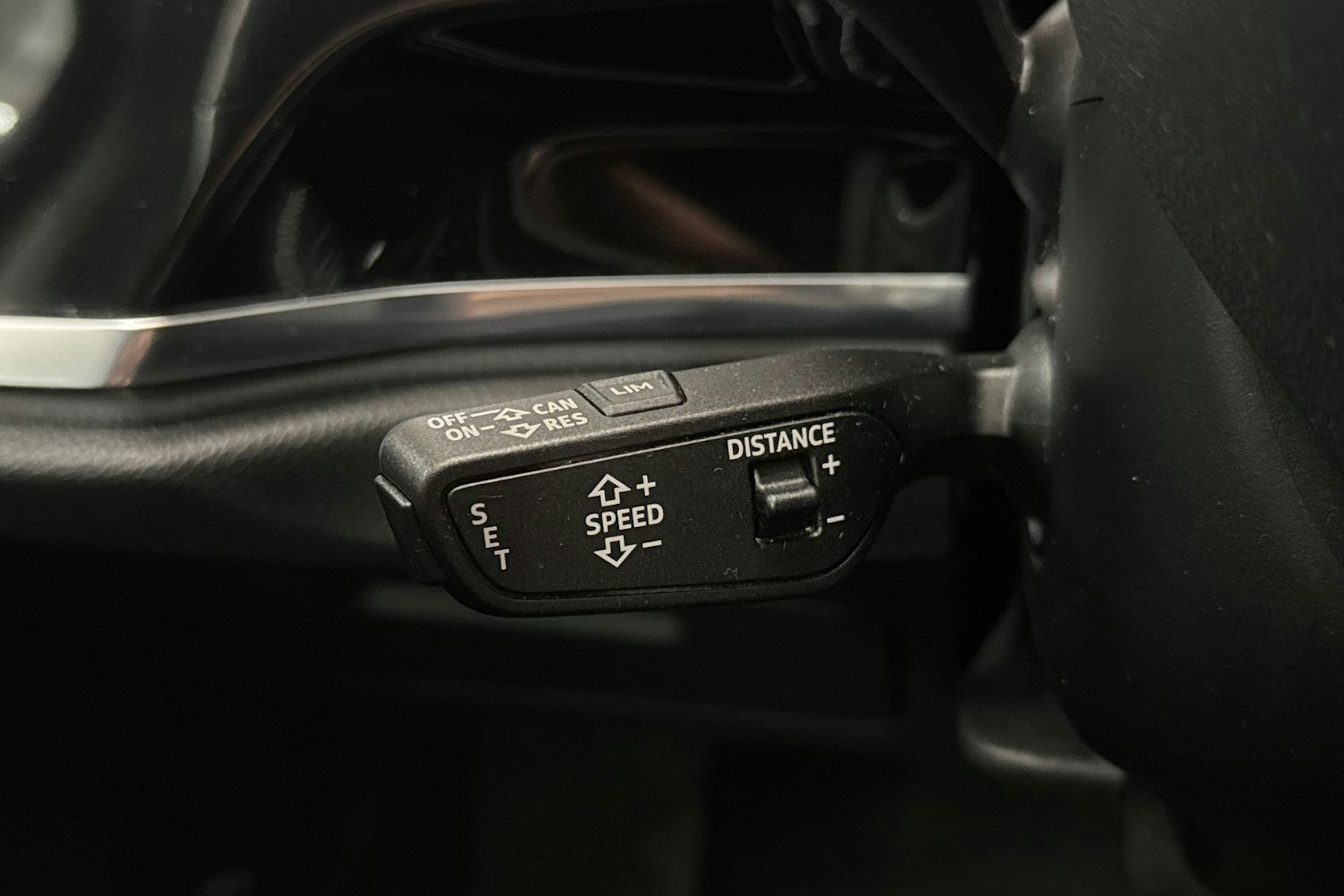 valkoinen Audi Q3 2019 kuva 14.