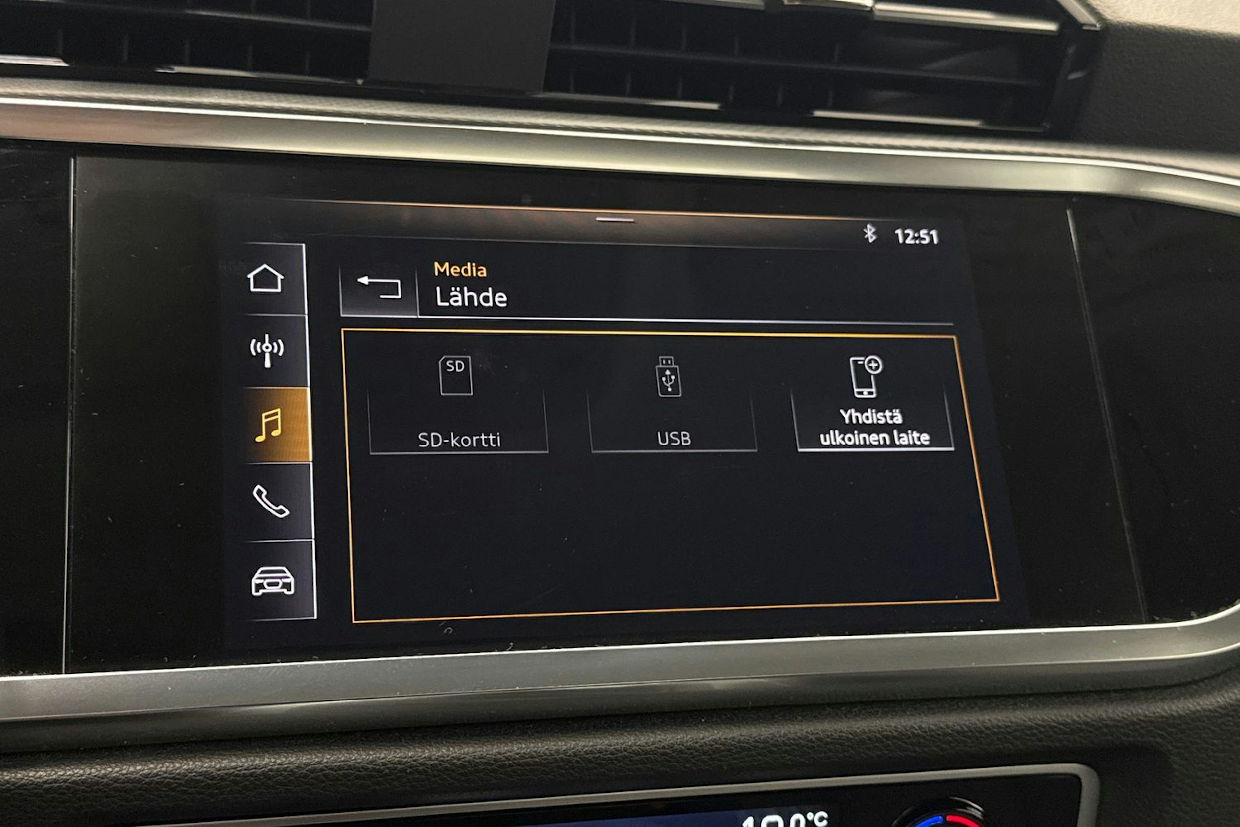 valkoinen Audi Q3 2019 kuva 23.
