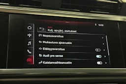 valkoinen Audi Q3 2019 kuva 28.