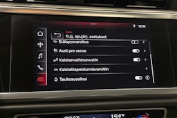 valkoinen Audi Q3 2019 kuva 29.