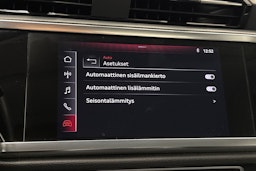 valkoinen Audi Q3 2019 kuva 30.