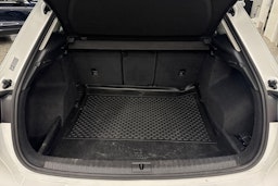 valkoinen Audi Q3 2019 kuva 34.