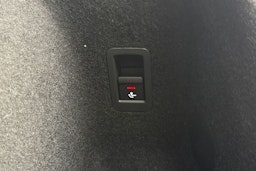 valkoinen Audi Q3 2019 kuva 35.
