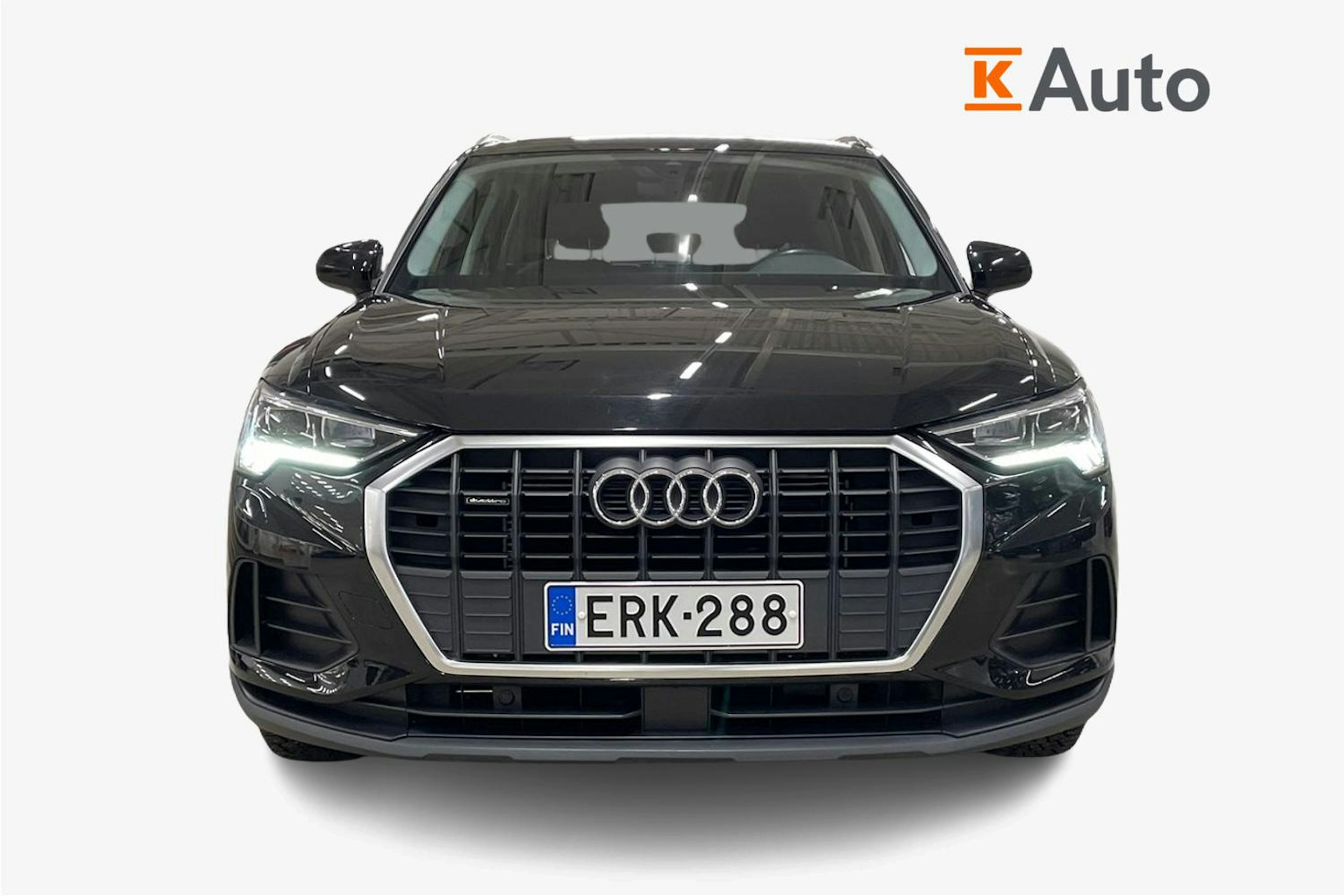 met. musta Audi Q3 2019 kuva 5.