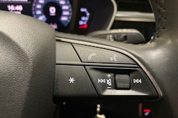 met. musta Audi Q3 2019 kuva 18.