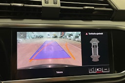 met. musta Audi Q3 2019 kuva 23.