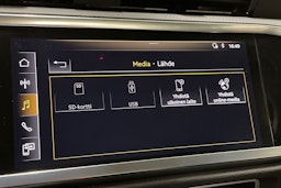 met. musta Audi Q3 2019 kuva 27.