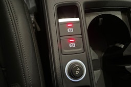 met. musta Audi Q3 2019 kuva 36.