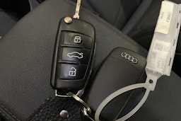 met. musta Audi Q3 2019 kuva 37.