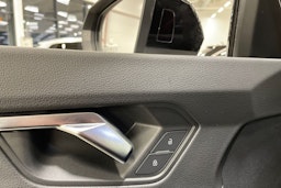 met. musta Audi Q3 2019 kuva 39.