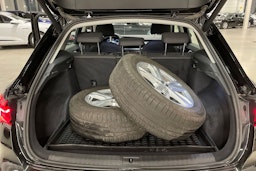 met. musta Audi Q3 2019 kuva 41.