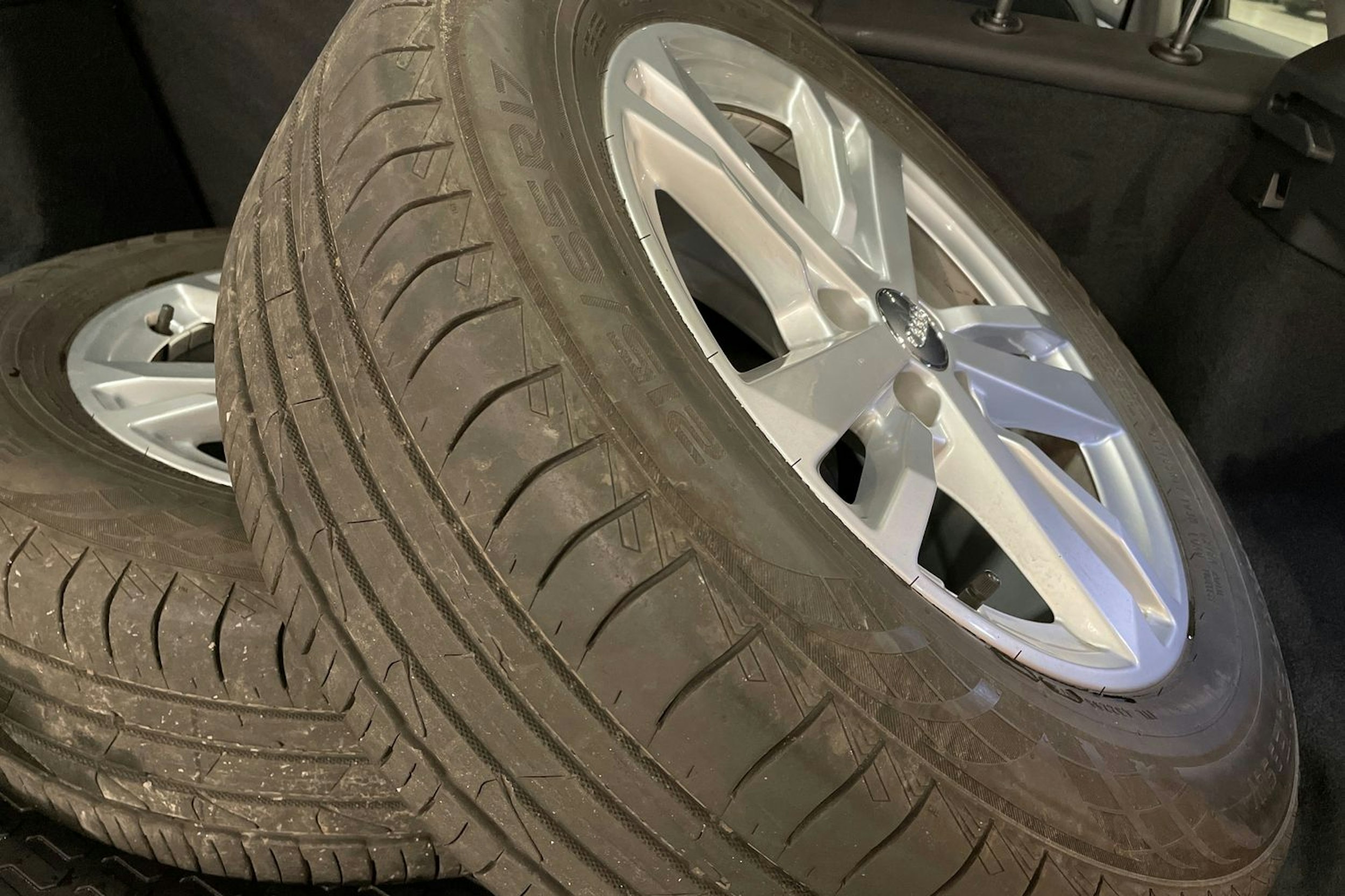 met. musta Audi Q3 2019 kuva 42.