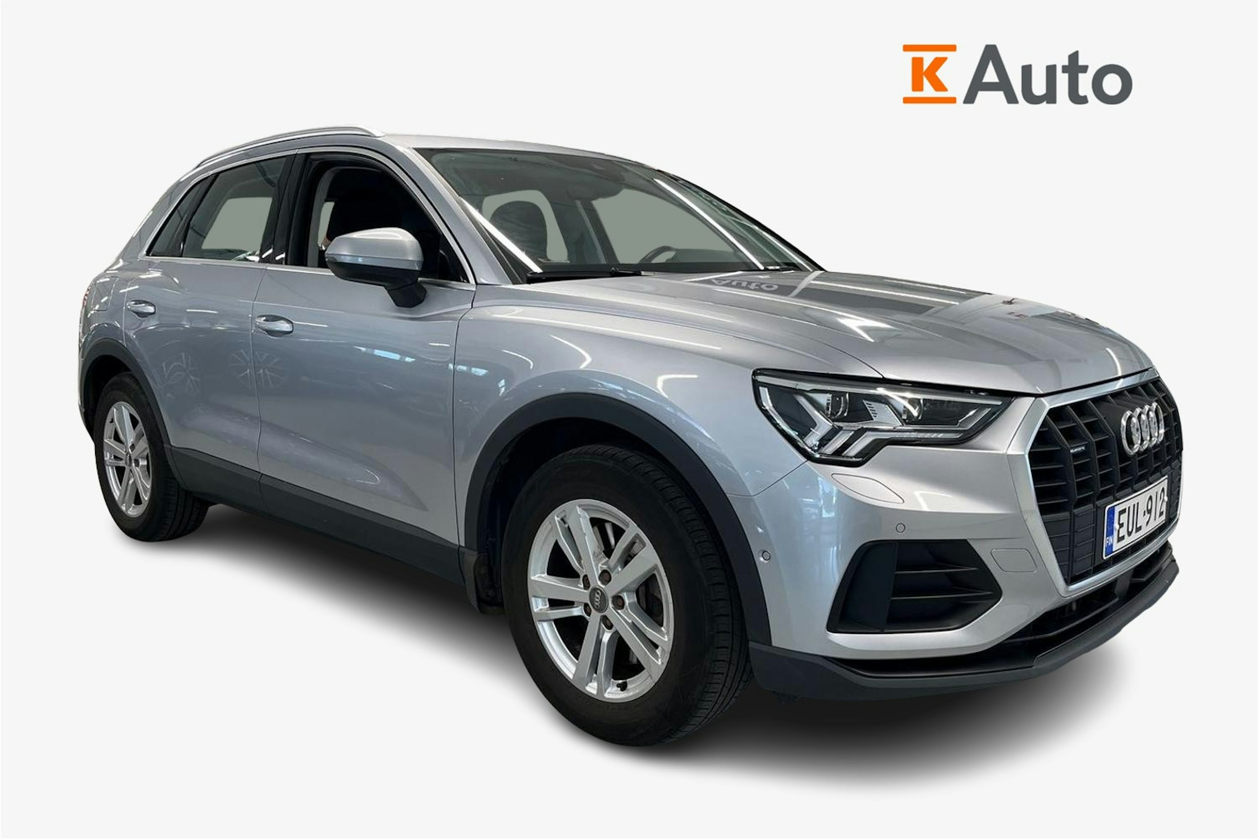 Harmaa Audi Q3 2019 kuva 1.