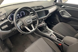 Harmaa Audi Q3 2019 kuva 3.